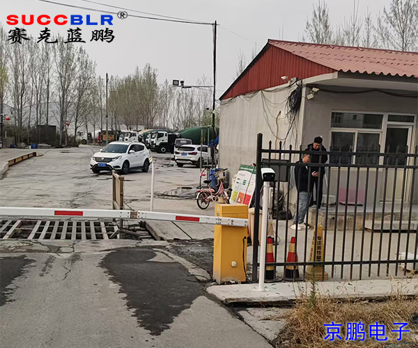 aec897a3cd3518bf89608cd4850cefe3.jpg